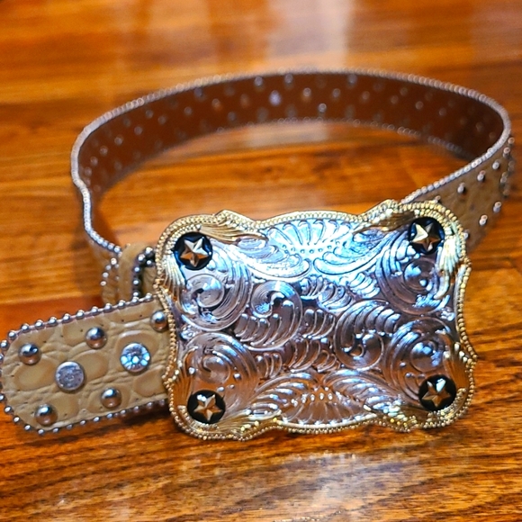 Belt - Picture 3 of 4